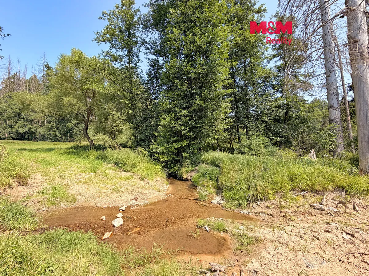 Prodej pozemku 8552 m²